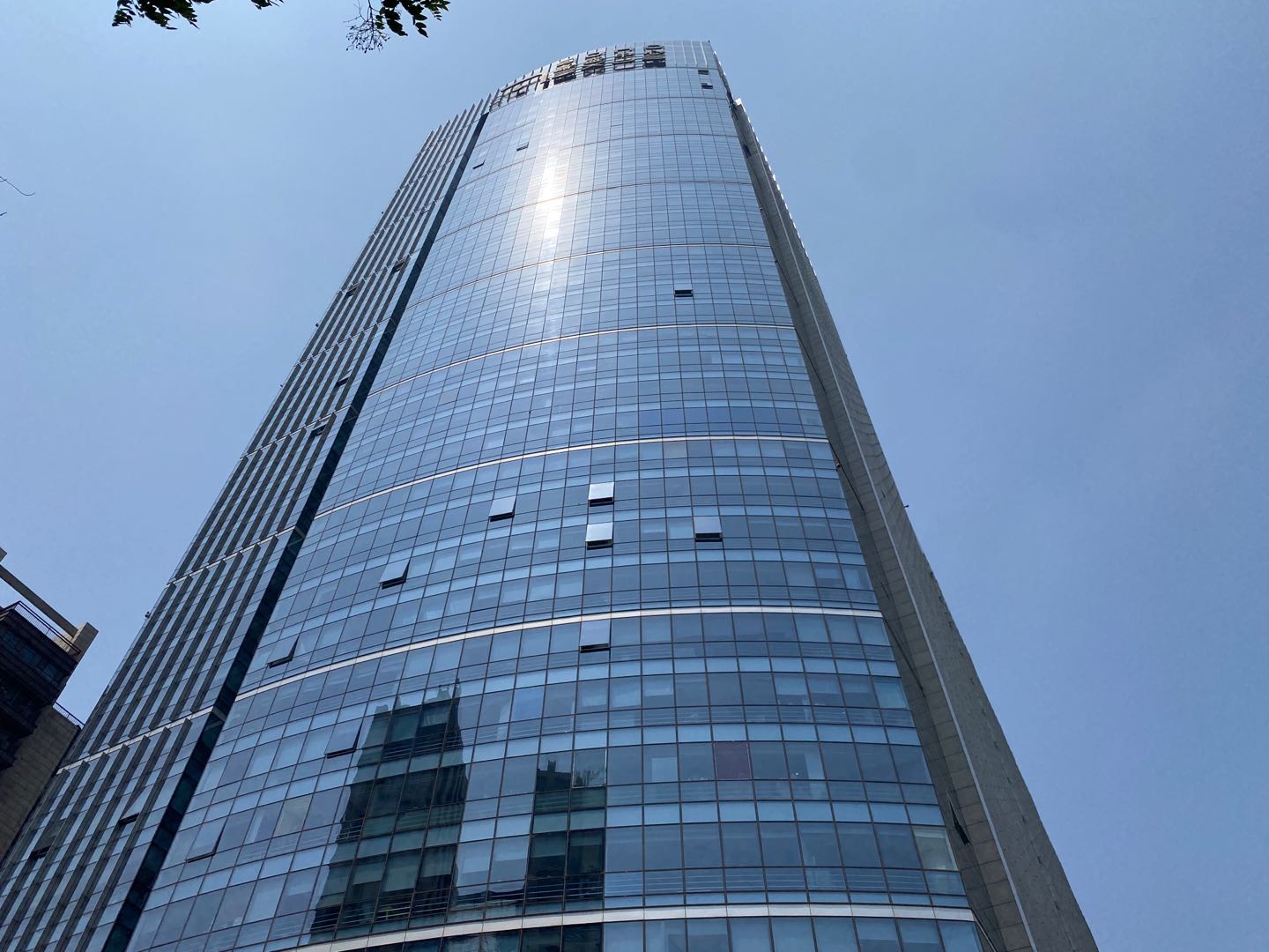 嘉盛中心外立面